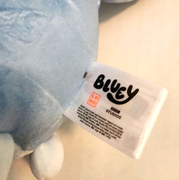 BLUEY 🐶 HugMees Bluey Dog Cartoon Character Original Squishmallow ☆ NWT ☆ - Picture 8 of 10